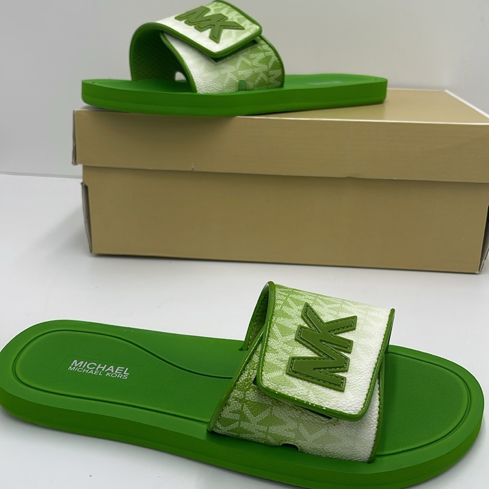 Michael Kors Green Slide Logo Sandals Palmer Ombré Signature
Jungle Green
NWT - Picture 15 of 16